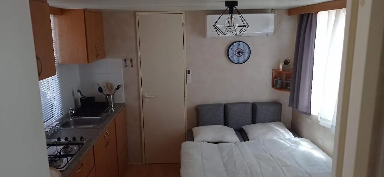 Veni Mobilhaz Hotel Privlaka  0*, Privlaka (Zadar)
